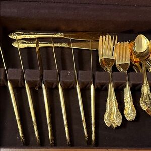 Luxurious Gold Flatware Set